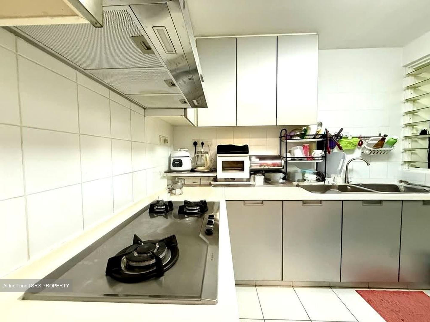 The Esparis (D18), Condominium #564243101